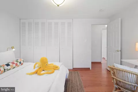 Bedroom - 7503 Candytuft Ct, Springfield, VA 22153 photo 8 of 10
