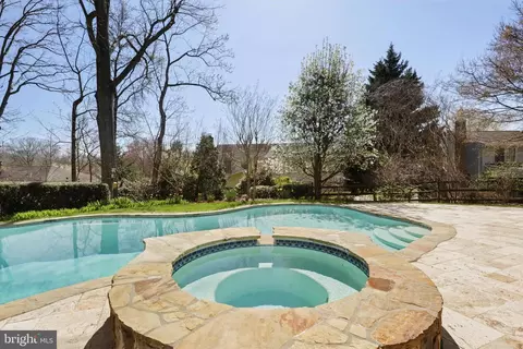 Exterior - 7503 Candytuft Ct, Springfield, VA 22153 photo 12 of 20