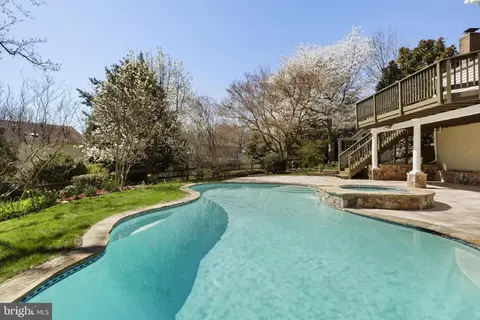 Exterior - 7503 Candytuft Ct, Springfield, VA 22153 photo 11 of 20