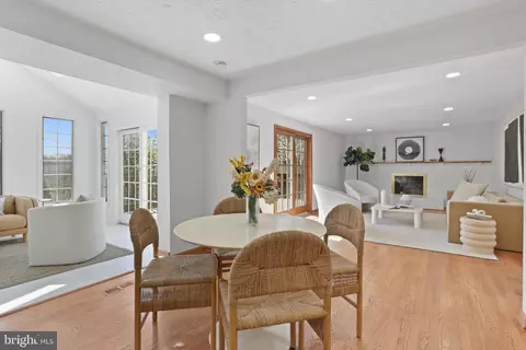Dining - 7503 Candytuft Ct, Springfield, VA 22153 photo 4 of 6