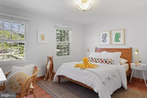 Bedroom - 7503 Candytuft Ct, Springfield, VA 22153 photo 7 of 10