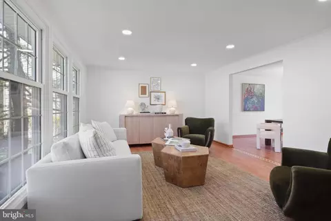 Living - 7503 Candytuft Ct, Springfield, VA 22153 photo 1 of 12
