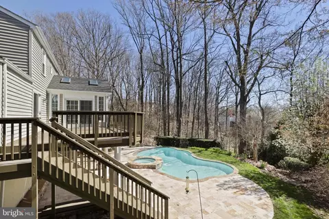 Exterior - 7503 Candytuft Ct, Springfield, VA 22153 photo 3 of 20