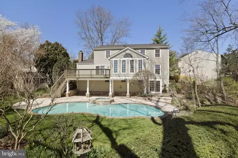 Exterior - 7503 Candytuft Ct, Springfield, VA 22153 photo 7 of 20