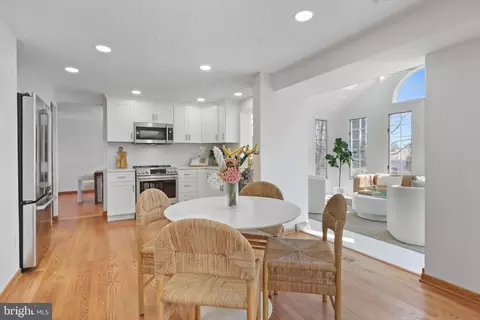 Dining - 7503 Candytuft Ct, Springfield, VA 22153 photo 5 of 6