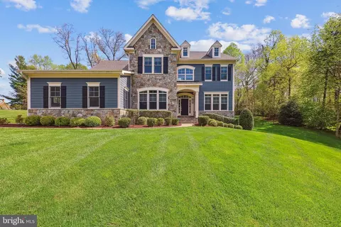 2823 Center Ridge Dr # B, Oakton, VA 22124