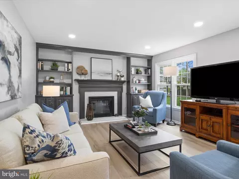 Living - 7700 Hilltopper Ct, Springfield, VA 22153 photo 6 of 7
