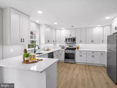 Kitchen - 7700 Hilltopper Ct, Springfield, VA 22153 photo 1 of 6