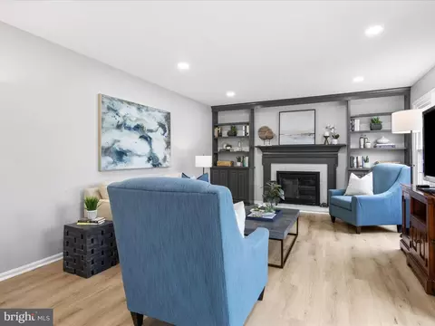 Living - 7700 Hilltopper Ct, Springfield, VA 22153 photo 4 of 7