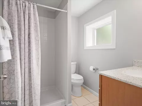 Bath - 7700 Hilltopper Ct, Springfield, VA 22153 photo 5 of 5