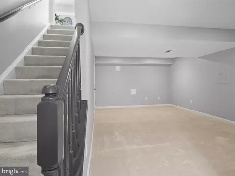 Entry Way - 7700 Hilltopper Ct, Springfield, VA 22153 photo 2 of 2