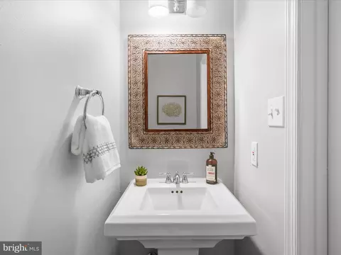 Bath - 7700 Hilltopper Ct, Springfield, VA 22153 photo 1 of 5