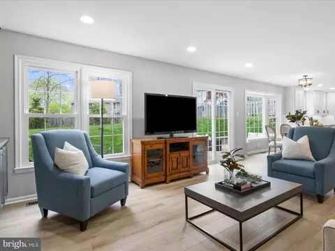 Living - 7700 Hilltopper Ct, Springfield, VA 22153 photo 7 of 7