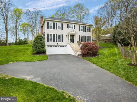 Exterior - 7700 Hilltopper Ct, Springfield, VA 22153 photo 4 of 16