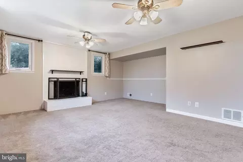 9232 Brian Dr, Vienna, VA 22180 photo 27