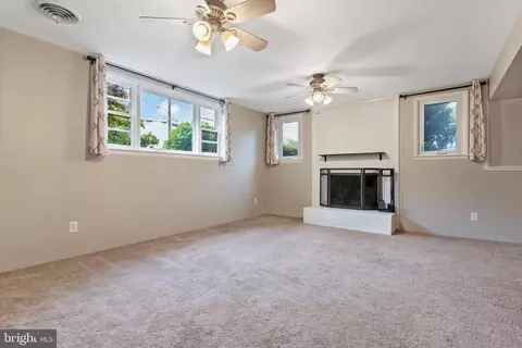 9232 Brian Dr, Vienna, VA 22180 photo 25