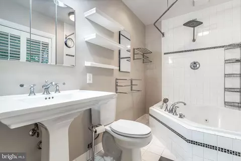 9232 Brian Dr, Vienna, VA 22180 photo 23