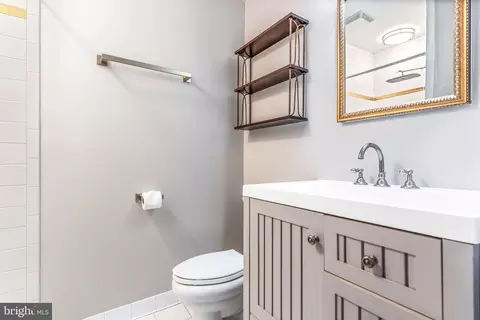 9232 Brian Dr, Vienna, VA 22180 photo 15