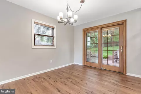 9232 Brian Dr, Vienna, VA 22180 photo 8
