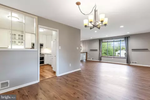 9232 Brian Dr, Vienna, VA 22180 photo 9