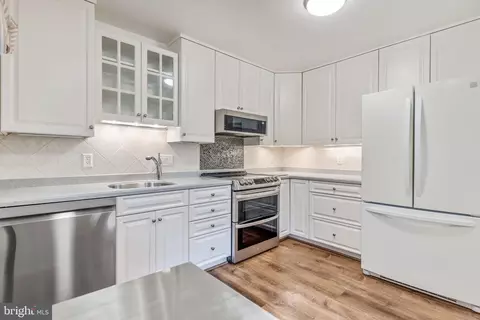 9232 Brian Dr, Vienna, VA 22180 photo 14