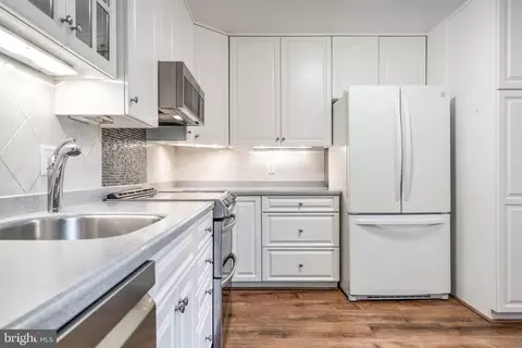 9232 Brian Dr, Vienna, VA 22180 photo 11