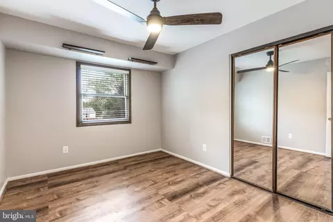 9232 Brian Dr, Vienna, VA 22180 photo 17