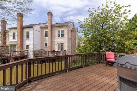 Exterior - 7204 Tanworth Dr, Springfield, VA 22152 photo 4 of 7