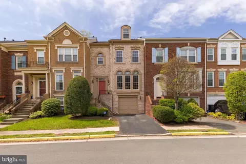 7204 Tanworth Dr, Springfield, VA 22152