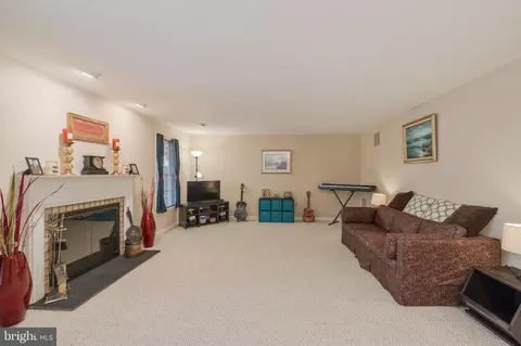 Living - 7204 Tanworth Dr, Springfield, VA 22152 photo 6 of 7