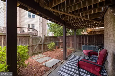 Exterior - 7204 Tanworth Dr, Springfield, VA 22152 photo 6 of 7