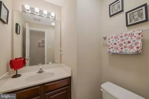 Bath - 7204 Tanworth Dr, Springfield, VA 22152 photo 6 of 6