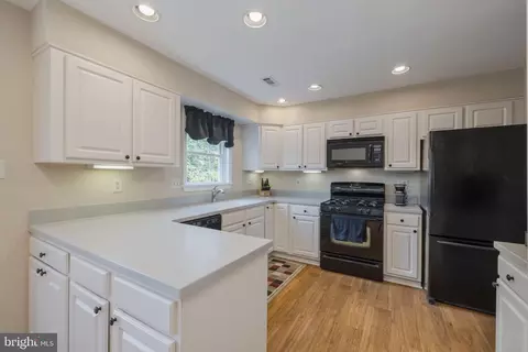 Kitchen - 7204 Tanworth Dr, Springfield, VA 22152 photo 3 of 6