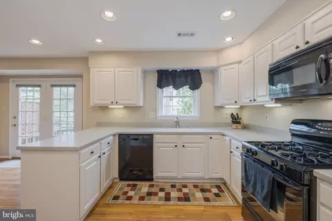 Kitchen - 7204 Tanworth Dr, Springfield, VA 22152 photo 5 of 6