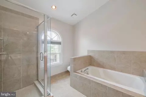 Bath - 7204 Tanworth Dr, Springfield, VA 22152 photo 3 of 6