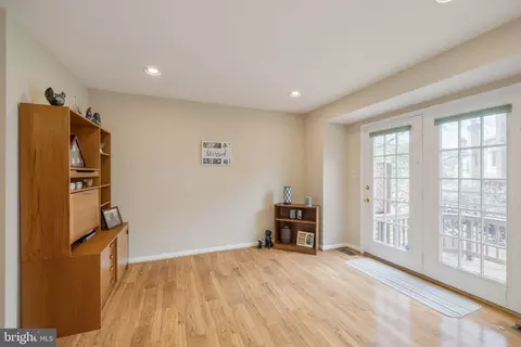 Living - 7204 Tanworth Dr, Springfield, VA 22152 photo 4 of 7