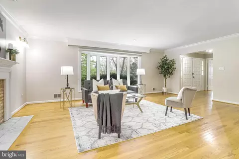 Living - 1460 Highwood Dr, Mclean, VA 22101 photo 3 of 9