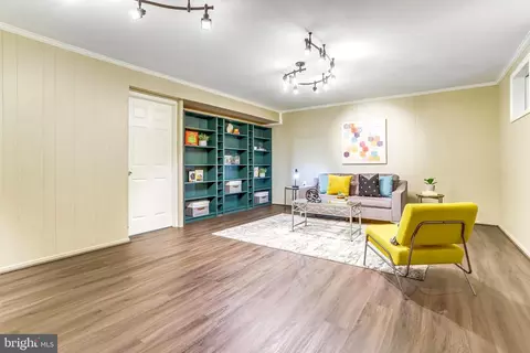 Living - 1460 Highwood Dr, Mclean, VA 22101 photo 7 of 9