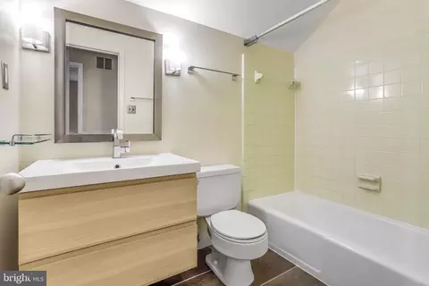 Bath - 1460 Highwood Dr, Mclean, VA 22101 photo 10 of 12