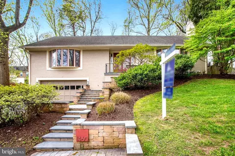 Exterior - 1460 Highwood Dr, Mclean, VA 22101 photo 2 of 10
