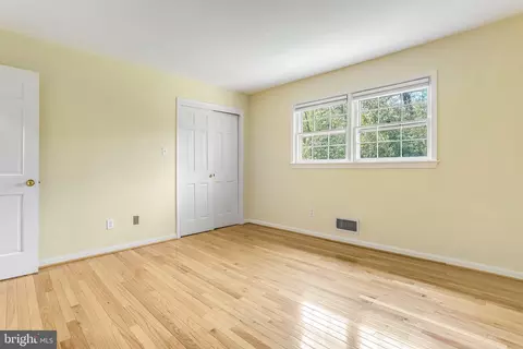 Bedroom - 1460 Highwood Dr, Mclean, VA 22101 photo 4 of 4