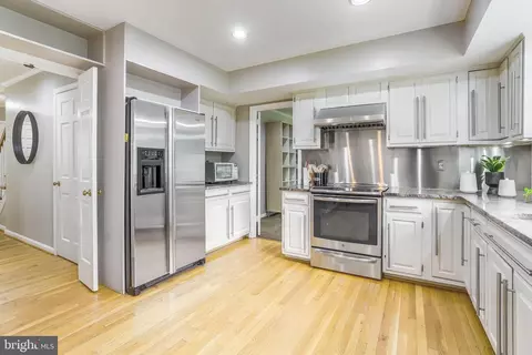 Kitchen - 1460 Highwood Dr, Mclean, VA 22101 photo 7 of 11