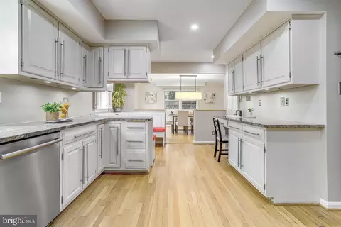 Kitchen - 1460 Highwood Dr, Mclean, VA 22101 photo 4 of 11