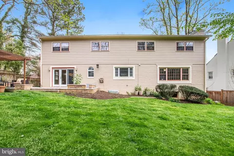 Exterior - 1460 Highwood Dr, Mclean, VA 22101 photo 7 of 10