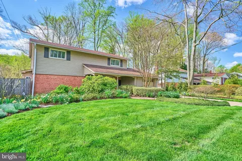 Exterior - 8709 Victoria Rd, Springfield, VA 22151 photo 3 of 15
