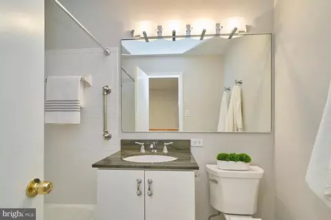Bath - 8709 Victoria Rd, Springfield, VA 22151 photo 3 of 3
