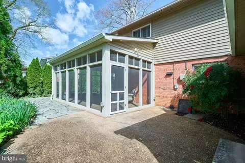 Exterior - 8709 Victoria Rd, Springfield, VA 22151 photo 10 of 15