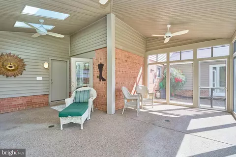 Exterior - 8709 Victoria Rd, Springfield, VA 22151 photo 7 of 15