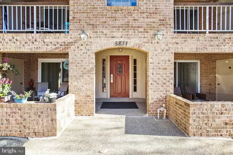 5831 Cove Landing Rd #303, Burke, VA 22015
