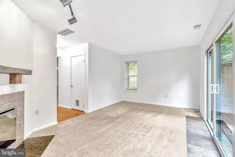 2011 Headlands Cir, Reston, VA 20191 photo 12